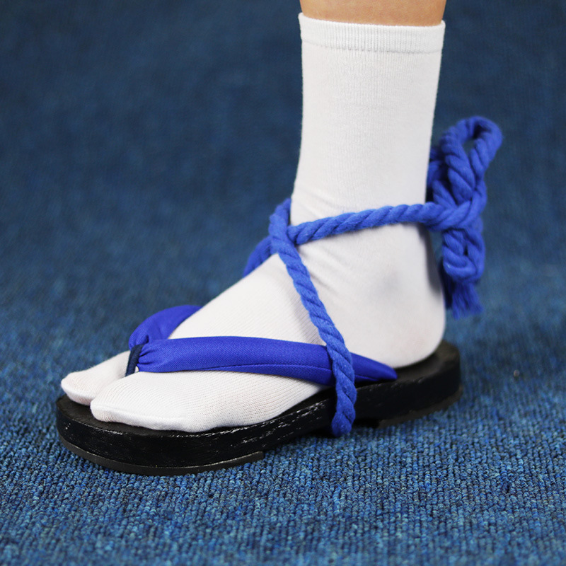 Geta-sandalen met blauwe bandj - Geta Wooden Sandal recensie en prijs